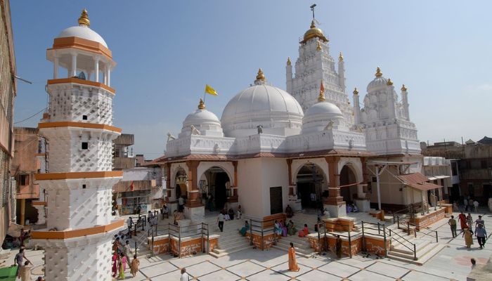 Gujarat: Hindu organisations and local leaders oppose the VIP Darshan fees introduced in a Dakor temple by management committee