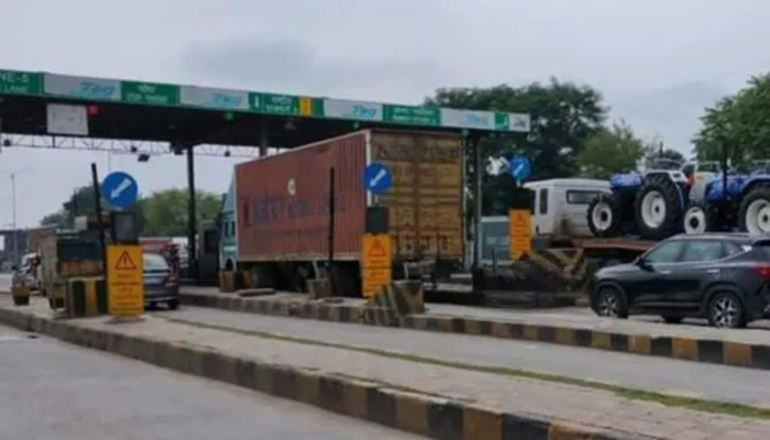 MP: Toll plaza manager and workers arrested after Morena district collector’s car got stuck in traffic jam