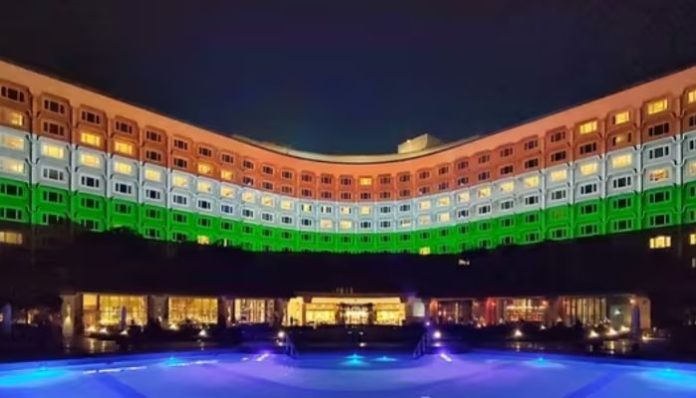 Chinese delegation staying at Hotel Taj Palace in Delhi was checked for suspicious equipment in a bag.