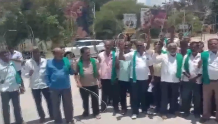 Cauvery dispute: Farmers continue protest in Karnataka’s Mandya over release of Cauvery water to Tamil Nadu