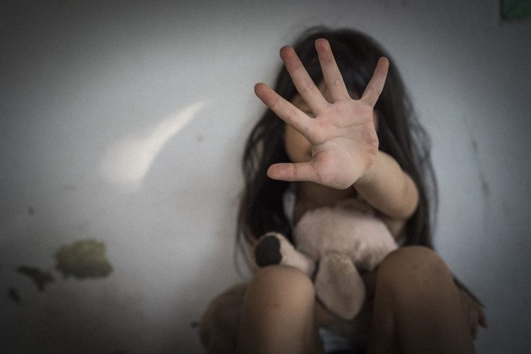 Delhi: Six-year-old girl molested by a senior student in the school bus, pressure on parents to withdraw the case