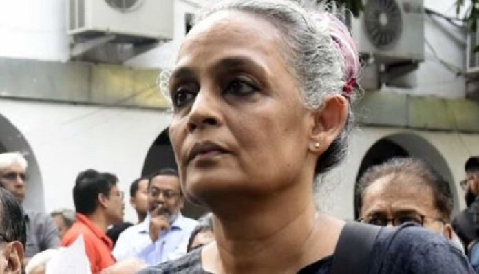 Delhi LG grants prosecution sanctions against Arundhati Roy and Kashmiri Professor for 2010 provocative speeches case