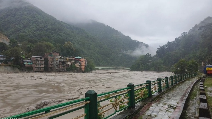Sikkim: Glacial lake outburst causes flash floods, 23 Army personnel missing in Lachen Valley