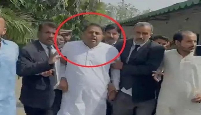 Pakistani leader Fawad Chaudhary comes in support of Newsclick journalists accused of getting funds from China