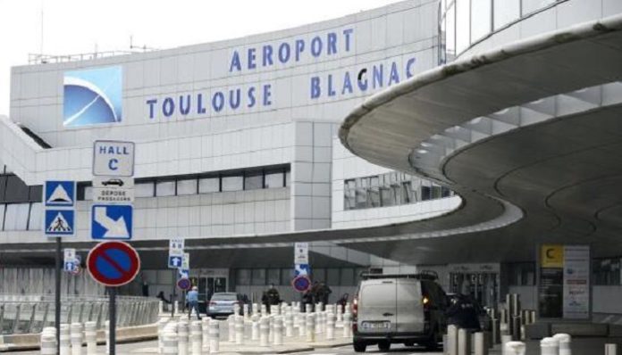 Six French airports evacuated after receiving threats of attack