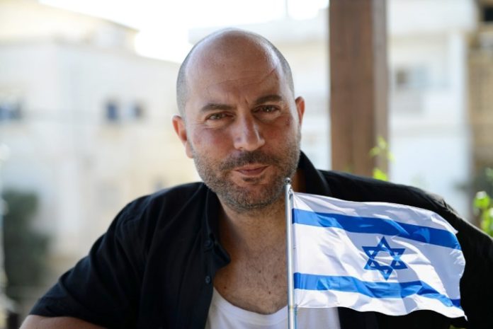Fauda actor Lior Raz joins volunteer group to assist in Israel's rescue effort for civilians