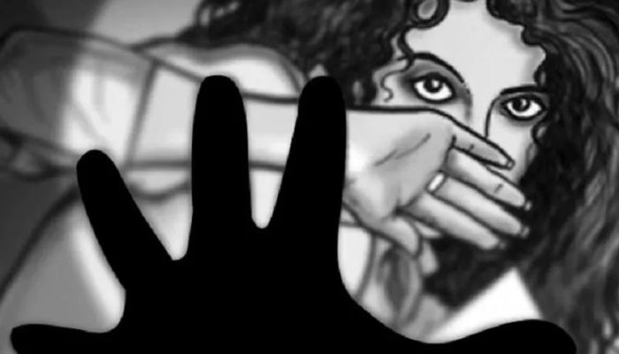 Uttar Pradesh: Ward boy Shoaib molests a 22-year-old woman suffering from dengue fever at a hospital in Muzaffarnagar, video caught on CCTV