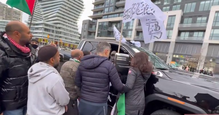 Canada: Palestine supporters argue with Taliban supporters who tried to join pro-Palestine protest in Mississauga, ask to go back