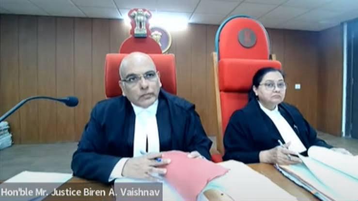 Gujarat HC judge issues a public apology for engaging in a heated argument with a fellow judge