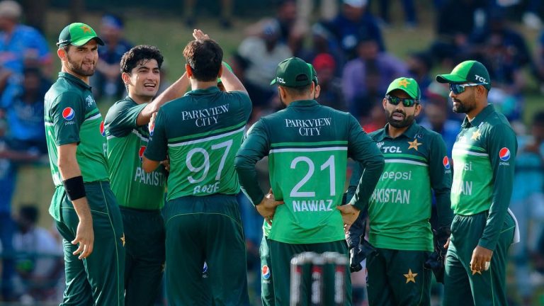 ‘Jeetega bhai Jeetega, Pakistan jeetega’: Chants of victory to Pakistan engulf Hyderabad stadium; leave social media users in shock