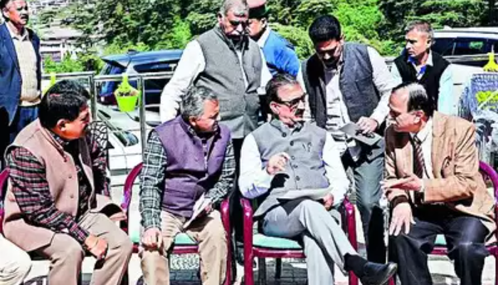 Himachal Pradesh: Locals from tourism sector protest against the high tax on non-HP commercial vehicles, CM Sukhu agrees to lower it