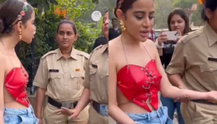 Mumbai: TV 'actress' Urfi Javed arrested for her ill-fashion sense, Police force her to the police vehicle, video viral