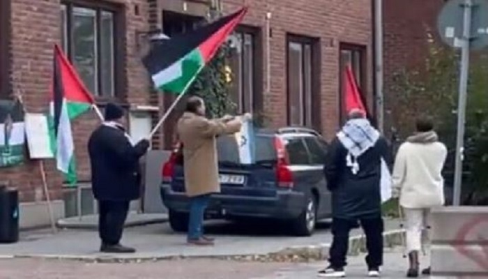 Sweden: Pro-Palestine protesters give calls to ‘bomb Israel’, burn Israeli flag outside the only Jewish Synagogue in Malmö city