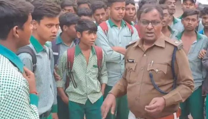 Jharkhand: Mob comprising of Farhan, Rehan, and Javed barge into a school and molest Hindu girls, forces them to chant ‘Islam Zindabad’