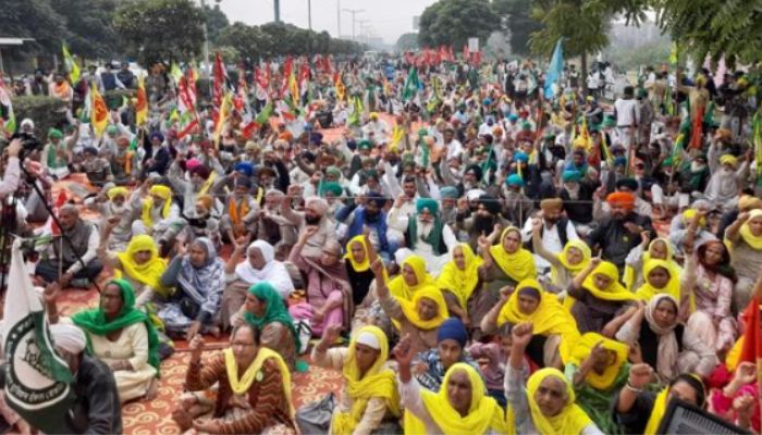 Police seal interstate borders to stop a repeat of the Delhi farmer protests amid 3-day farmer protest called by SKM in Chandigarh