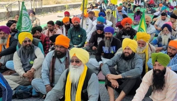 Punjab CM appeals farm unions not to block roads as farmers sit-in protest, demand withdrawal of FIRs for stubble burning