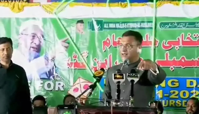 ‘If I give a signal, you will have to run’: AIMIM leader Akbaruddin Owaisi of the ’15-minutes’ fame threatens cop in Hyderabad