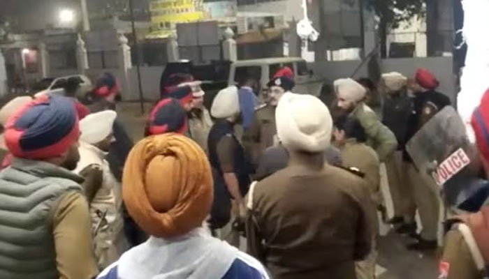 Kapurthala, Punjab: Nihang Sikhs open fire at police officials on duty, kill one, injure six