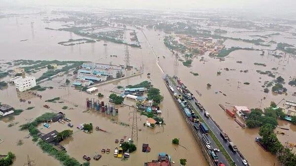 Tamil Nadu floods: 35 deaths reported, focus now on restoring basic services, says chief secretary