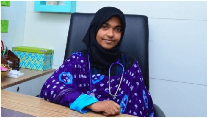 Kerala: Father of Hadiya, who embraced Islam to marry a PFI activst moves to the High Court fearing his daughter illegally detained by her 'husband'