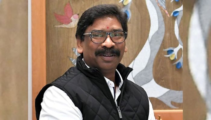 ‘Got money for bicycles?’ asks Jharkhand CM Hemant Soren, girl students answer ‘No’, leaving the CM embarrassed at a public event
