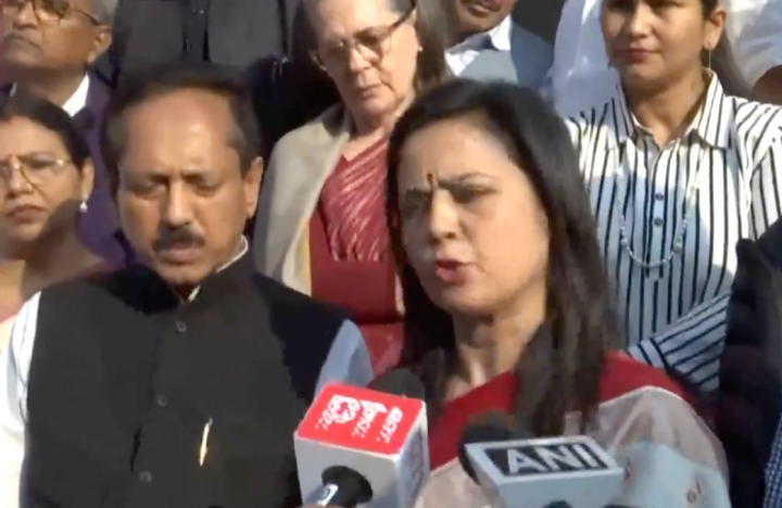 After expulsion from Lok Sabha, Mahua Moitra gets back to screaming, repeats ‘Bh*dwa, Kat*a’ rant, says will fight BJP even in the gutter