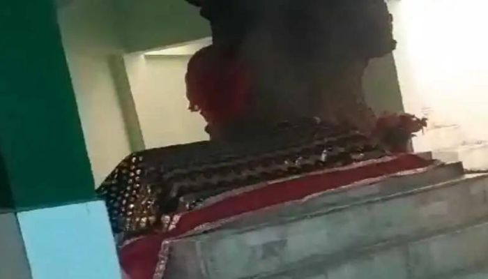 Mazar with 2 graves under a neem tree: The place in Prayagraj where father and daughter were converted to Islam, women and children were allegedly raped