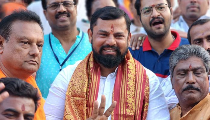 T Raja SIngh has been on the hit list of left-liberals and Islamists for a long time. The likes of Mohammed Zubair, Rana Ayyub and Hindutva Watch have published posts on social media provoking their followers against Singh on several occassions.
