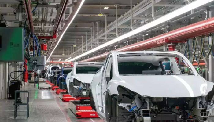 Texas: Malfunctioning robot inflicts serious injuries on Tesla engineer ‘leaving a trail of blood’