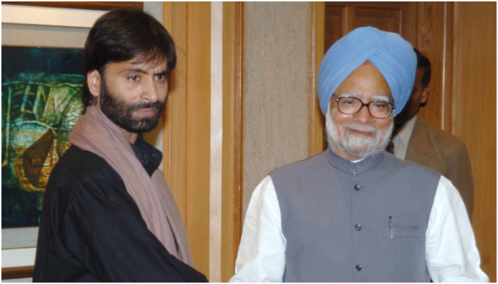 Eyewitness identifies JKLF chief Yasin Malik as the shooter behind the killing of four IAF men in 1990