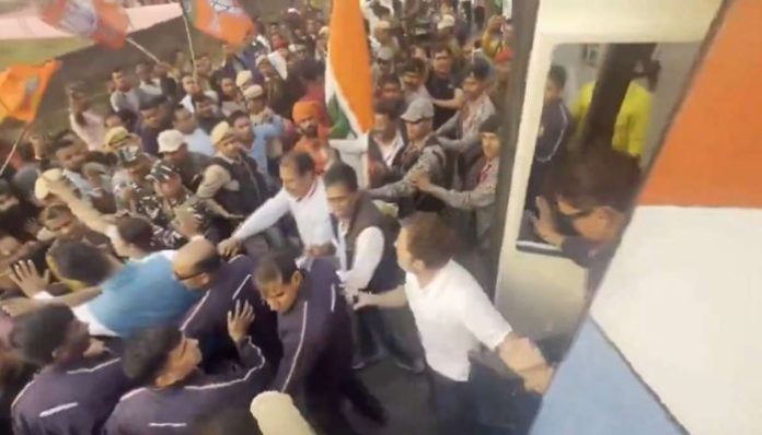 Rahul Gandhi loses his cool after hearing slogans of Jai Shri Ram, says Amit Malviya along with video of the said incident