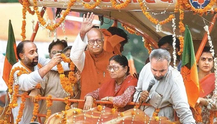 PM Modi and LK Advani during the 