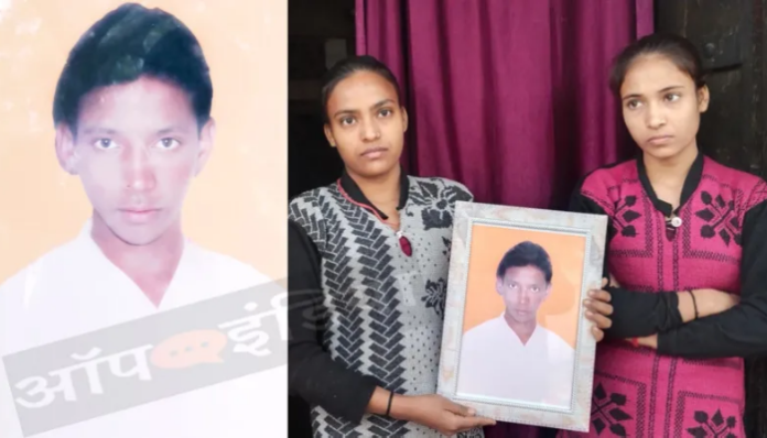 The family of Rajendra Dharkar (L), a minor karsevak who sacrificed his life in the Ramjanmbhoomi liberation movement is living in abject poverty.