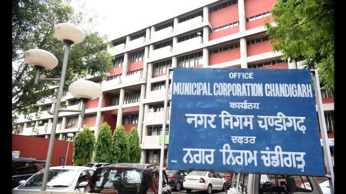 Chandigarh: Split in AAP ahead of fresh Mayor elections, 3 Councilors leave the party to join BJP