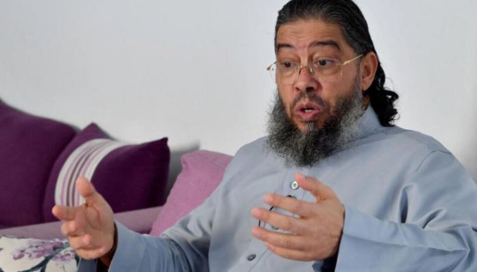 France expels Tunisian Imam for radicalism and unacceptable remarks on French flag
