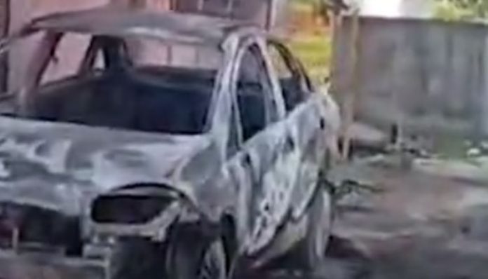 car burnt by Zubair in Agra
