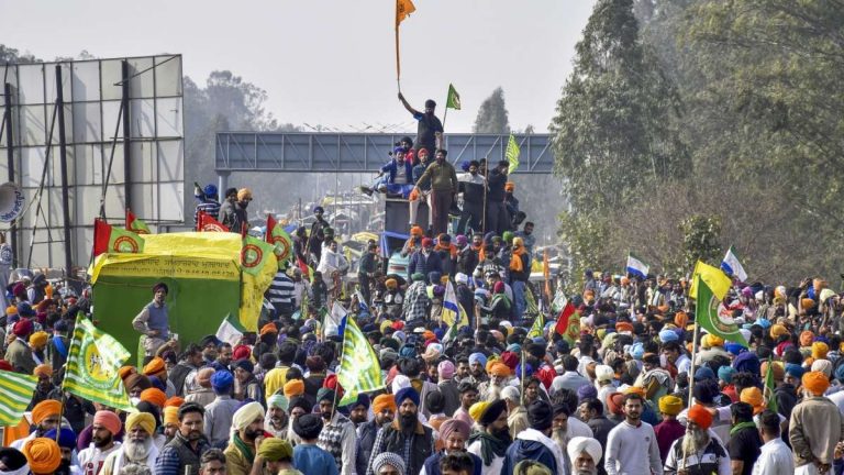 Farmers Protest 2.0: Several cops injured in attack with sharp weapons, chilli mixed stubble burnt by protestors, Haryana police deny claims of shooting bullets