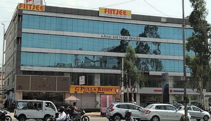 “Shameful, “New low”: Shocking new advertisement by coaching institute FIITJEE mocks girl who left the institute, links competitor to suicides in Kota