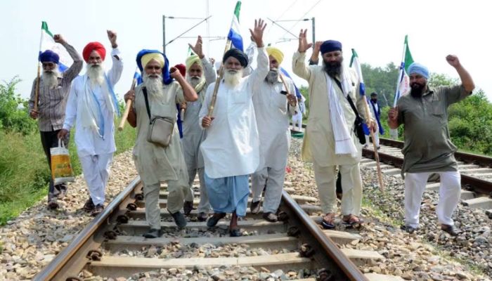Farmers Protest 2.0: Unions announce nationwide blockade of railway tracks on 10 March