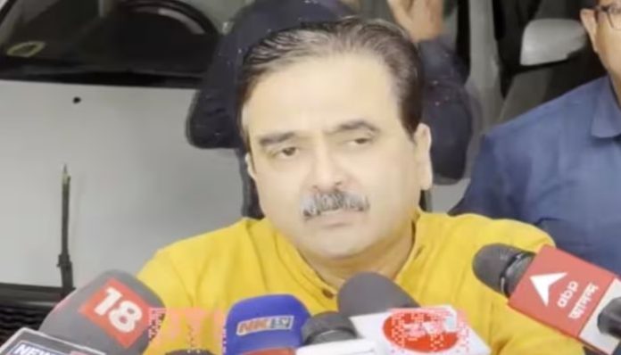 Calcutta High Court Justice Abhijit Gangopadhyay announces that he will resign from his judicial post on 5th March