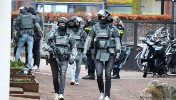 Hostage crisis ends in Dutch night club, Petticoat, after accused arrested