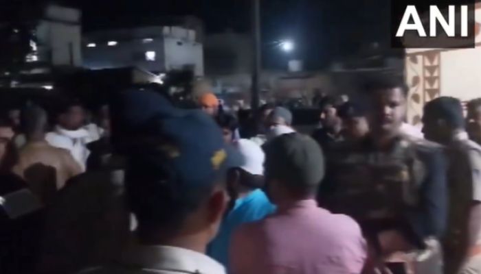 Several injured as TDP and YSRCP workers clash in Andhra Pradesh