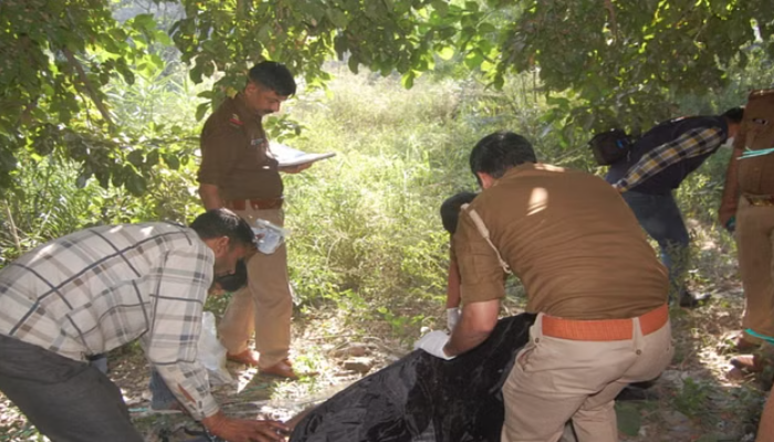 Uttar Pradesh: Gulfam kills wife by strangling her after a Moulvi said that they may kill each other over fights for not having a child