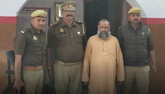 Uttar Pradesh: Maulana Syed Mohammad Ashraf of Kichhauchha Dargah arrested for raping a female devotee from Mumbai, issued death threats to victim and her family