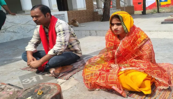 UP: Hina Ali leaves Islam and adopts Hinduism, was distressed about Badaun murder case and changed her name to Sangeeta after the mother of the victims