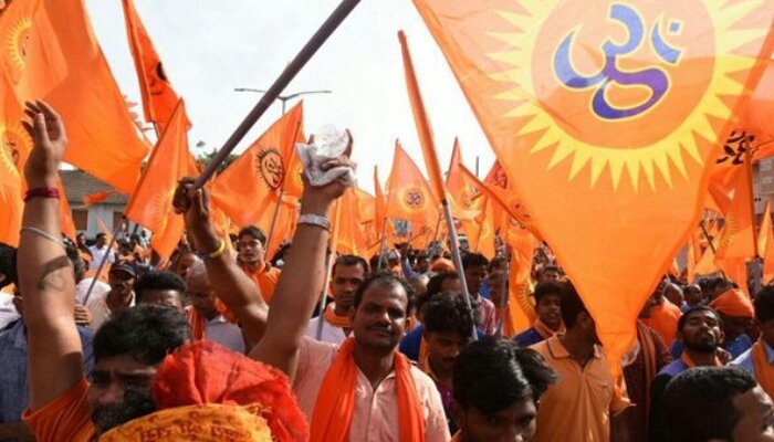Uttar Pradesh: Professor Ehsan Ahmed does ‘ghar wapsi’ and embraces Sanatan Dharma, changes his name to Anit Pandit