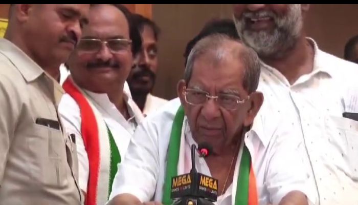 ‘Only knows how to cook in the kitchen’: Karnataka Congress MLA goes on a misogynist tirade against female BJP candidate