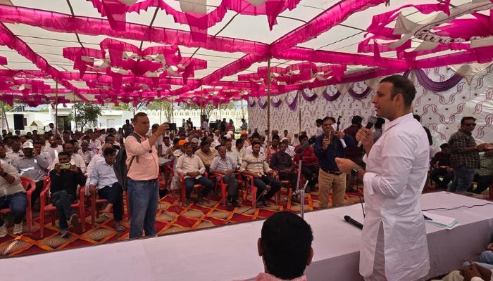 Chaos in Rajasthan Congress days ahead of polls: 400 workers quit the party after suspension of 3 leaders over charge of campaigning for BJP