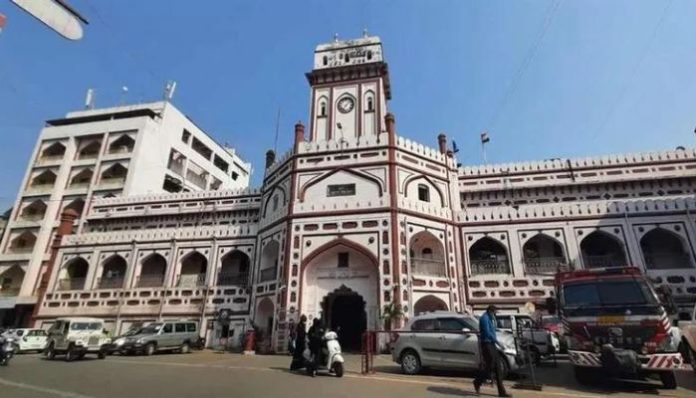 Surat Municipal Corporation building was declared as a waqf property.