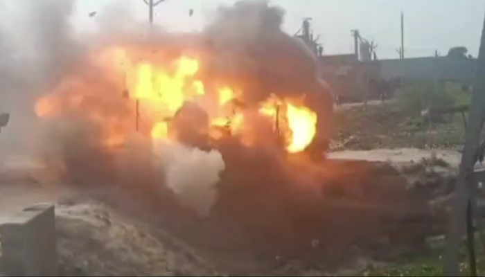 Uttar Pradesh: Young man recording video of burning cylinder dies after its explosion, several others injured, shops and bikes destroyed